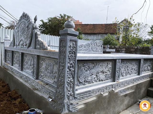 Lan can đá chạm hoa văn truyền thống