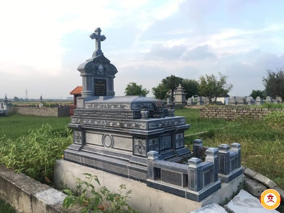 Chất liệu đá phổ biến cho mộ công giáo