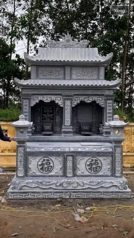 Mộ đá xanh đen