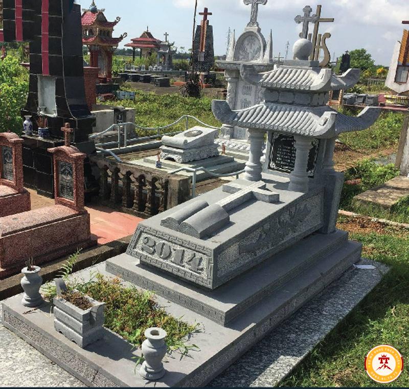 Mộ đá công giáo hai mái