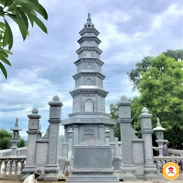 Mộ tháp đá là gì?