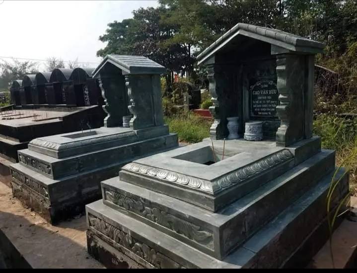 Mộ Đá Tam Cấp Có Mái